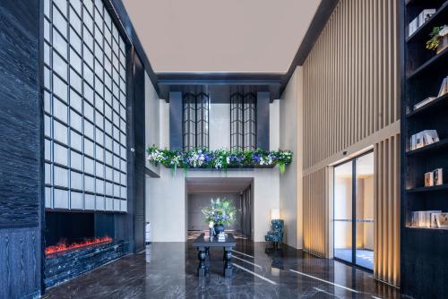 Bibliothèque dans l'hôtel
