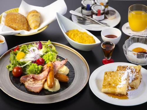 旅館の敷地内または近くでの食事または食べ物