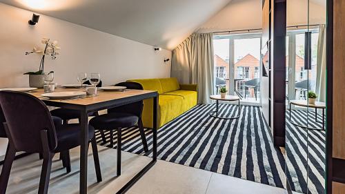 VacationClub - Green Port Apartament 506