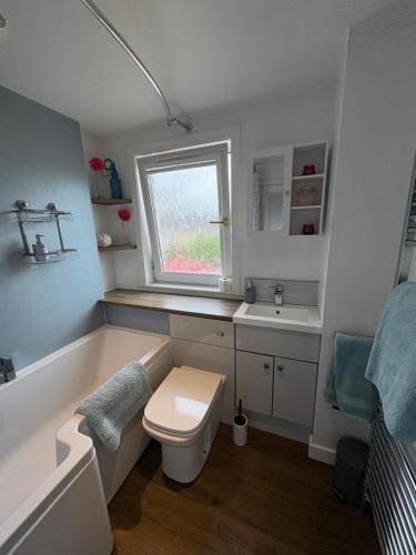 Ένα μπάνιο στο Apartment in Inverness