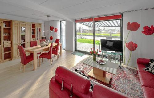 Posezení v ubytování Gorgeous Home In Lemmer With Wifi
