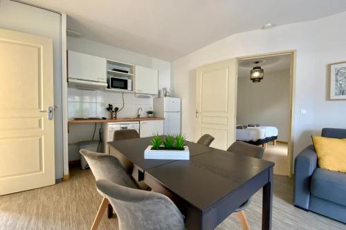 Kuchyň nebo kuchyňský kout v ubytování Les Naïades A02 - 2 bedrooms for 6 people !