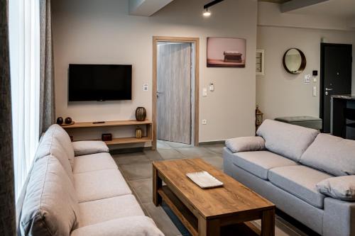 Vintage Road Apartment near Piraeus Ferry Port Area