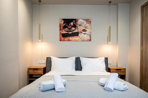Vintage Road Apartment near Piraeus Ferry Port Area