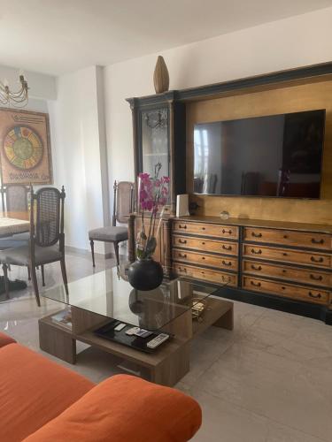 TV a/nebo společenská místnost v ubytování Hermoso Apartamento en Benicasim