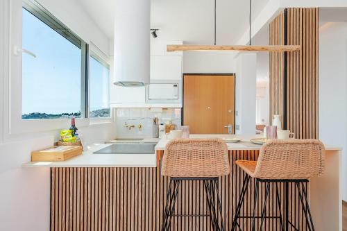 Sandora Pearl - Sea View Penthouse with Jacuzzi, Steps from the Beach & Old Town