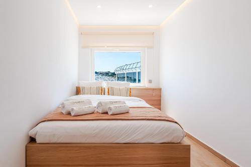Sandora Pearl - Sea View Penthouse with Jacuzzi, Steps from the Beach & Old Town