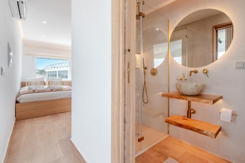 Sandora Pearl - Sea View Penthouse with Jacuzzi, Steps from the Beach & Old Town