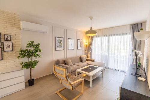 Istumisnurk majutusasutuses Caesar Cliff Holiday Apartments