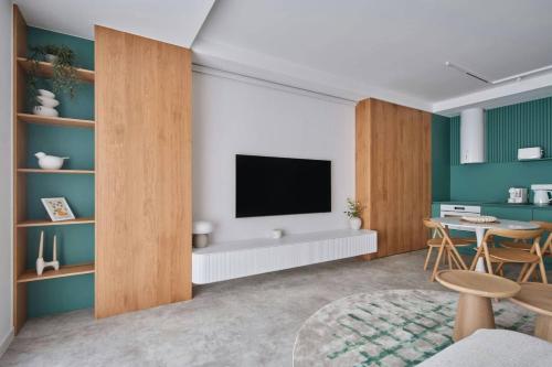 Телевизор и/или развлекательный центр в YQ Apartments - Lebenski - Brand new