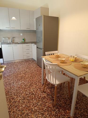Dimi's Central Apartment