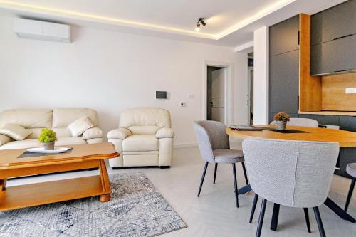 Χώρος καθιστικού στο B1 first line apartments