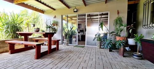 Mountain View Guesthouseにあるバルコニーまたはテラス