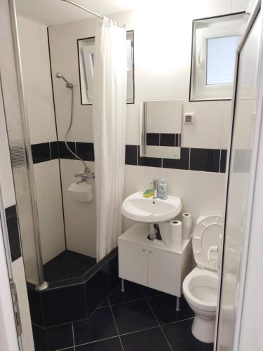 Ένα μπάνιο στο Emona 5 floor 3