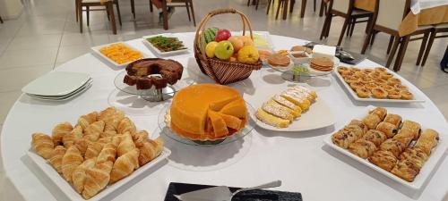 Jídlo v hotelu nebo okolí