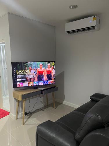 Фотография из галереи Condo beside BTS & True Park в городе Amphoe Phra Khanong