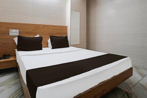 Gallery image of Super Hotel O H.R.KING HOTEL in Rajkot