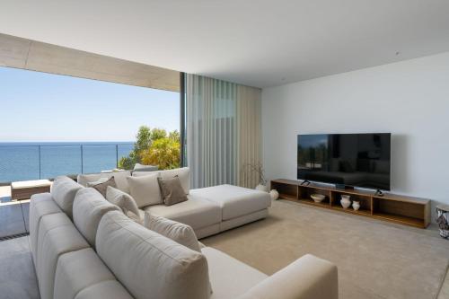 Lyra Lux Penthouse by LovelyStay