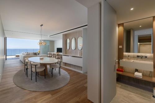 Lyra Lux Penthouse by LovelyStay