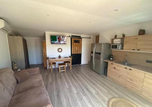 Photo de la galerie de l'établissement Comfortable 30 m 2 studio, à Lançon-Provence