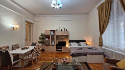 Posedenie v ubytovaní River Center Apartment