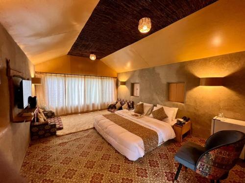 TV a/nebo společenská místnost v ubytování Safari Resort Skardu