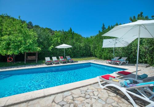 Owl Booking Villa Can Totxa - In the Midst of Nature