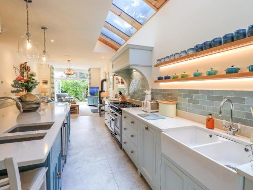 Kuchyň nebo kuchyňský kout v ubytování Fern Bank