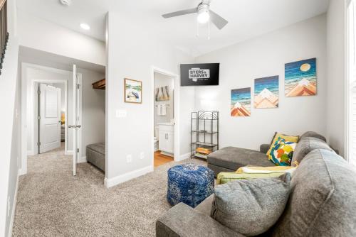 a living room with a couch and a table at 1014 Franklin Street in Clarksville