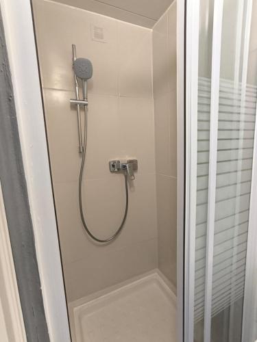 Koupelna v ubytování LeRelaisdOdile - Suite Studios Confort - Idéal PRO & Couple - LILLE VAUBAN