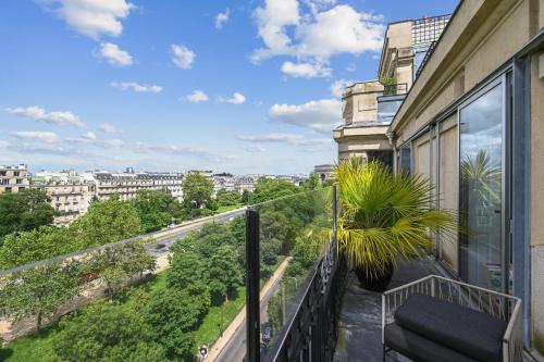 Luxury 5 stars penthouse on Prestigious Avenue Foch