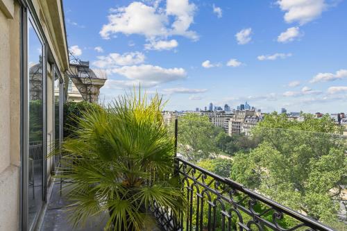 Luxury 5 stars penthouse on Prestigious Avenue Foch