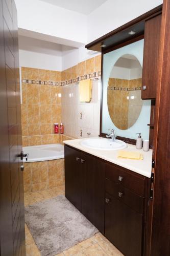 Un baño de Cozy Like Home