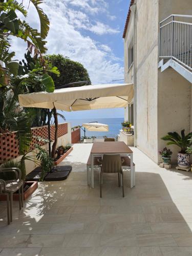 Un balcón o terraza en Litore Domus - Cilla