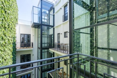 Art Deco 31 Luxury 2BR Apartment Downtown Metro AC