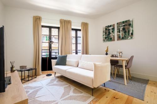 Art Deco 31 Luxury 2BR Apartment Downtown Metro AC