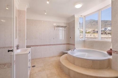 Ένα μπάνιο στο Private Villa Candelaria