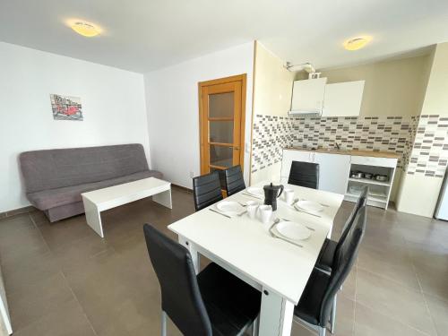 Gallery image of Apartamentos Playa Coira Portosin 3000 in Portosin