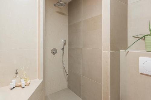 Un baño de Hotel Akropol