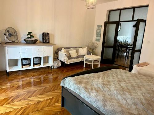 LOFT 25