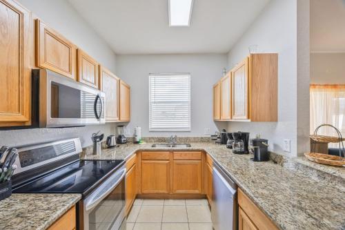 Cozy Stylish Townhome photo 13