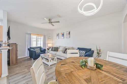 Cozy Stylish Townhome photo 14
