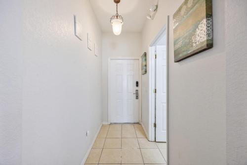 Cozy Stylish Townhome photo 10