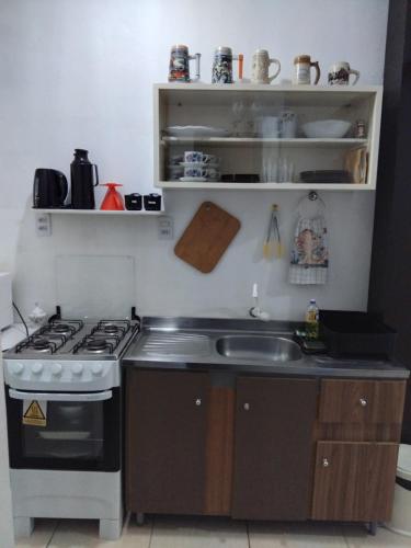 Dapur atau dapur kecil di Recanto Área Verde, tradição e cultura alemã