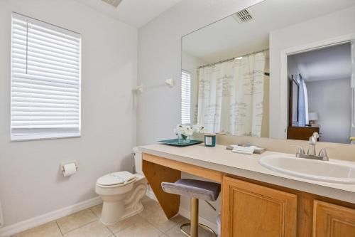 Cozy Stylish Townhome photo 16