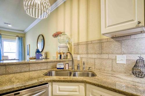 Dapur atau dapur kecil di Dockside Drift by StayLage