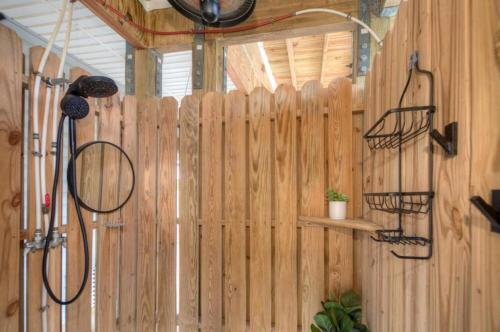 Φωτογραφία από το άλμπουμ του Marsh to the Beach σε Oak Island