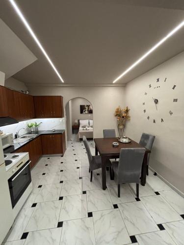 Diamond studio