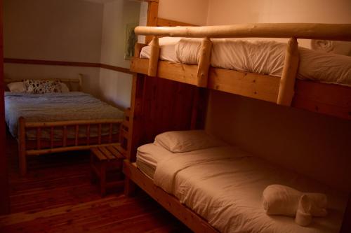 Gallery image of Rustic Beaverfoot Lodge Room N5 in Parson