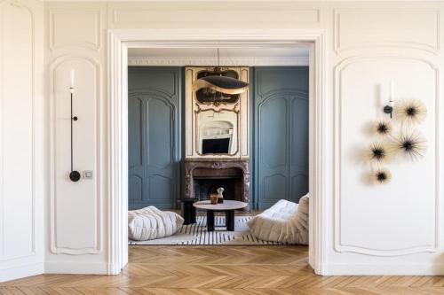 Luxury 5 stars penthouse on Prestigious Avenue Foch